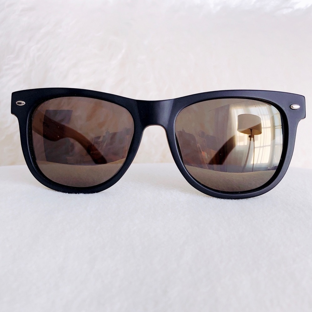 NWOT Johnny Fly Wayflyer Sunnies